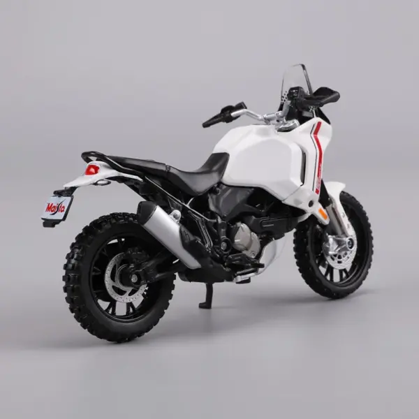 Maisto 1:18 Ducati Desert X Diecast Model - Image 6