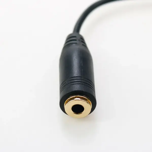 3.5mm TRS to TRRS Microphone Adapter Cable - Image 5