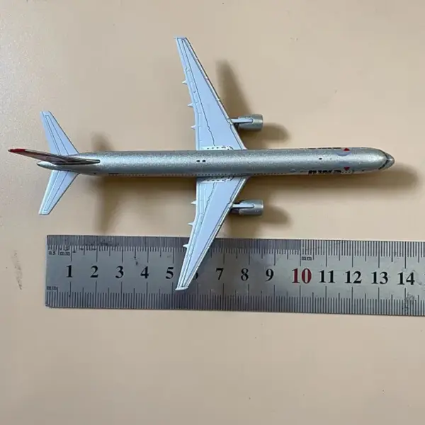 1:400 GJ 757-300 Alloy Aircraft Model Collector's Gift - Image 6