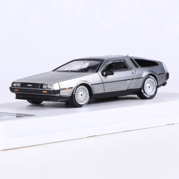 DeLorean DMC Time Machine 1:64 Diecast Model - Image 11