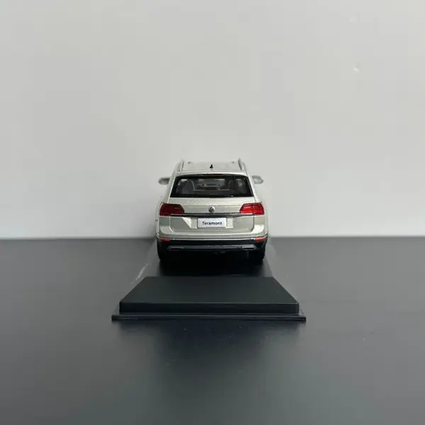 JERREN 1:43 Scale Diecast TERAMONT Car Model - Image 3