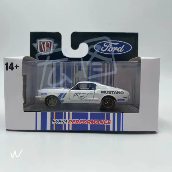 1:64 Scale Diecast 1968 Ford Mustang Fastback Model - Image 2