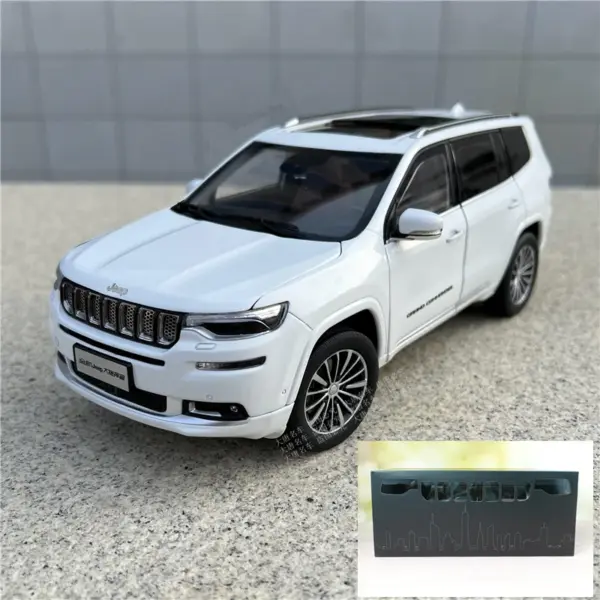 1:18 Jeep Grand Commander Alloy Diecast Model - Image 8