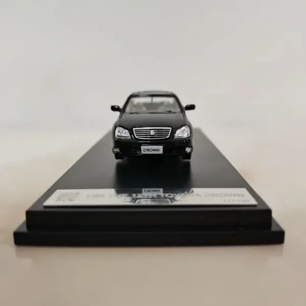 1:64 Scale CROWN 12th Gen Alloy Car Model - Image 2