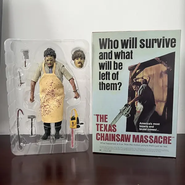 NECA Pennywise Leatherface Horror Action Figure - Image 3