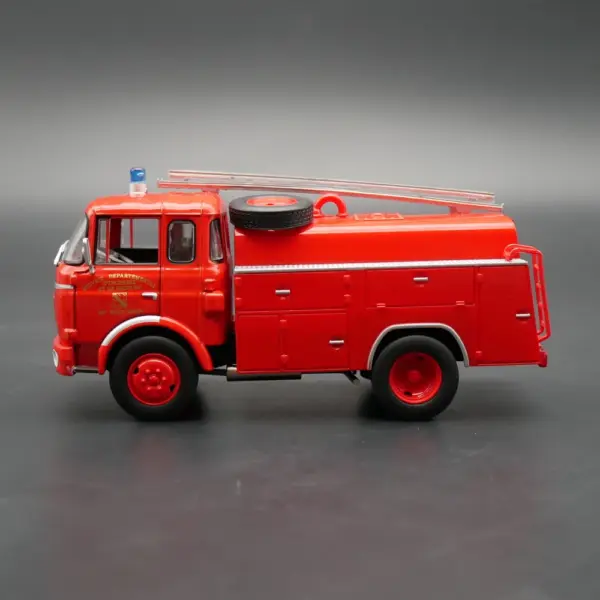 Ixo 1:43 Berliet GAK Fire Truck Model - Image 2