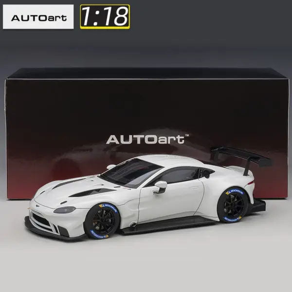 AUTOART 1/18 Aston Martin Vantage GTE Pro Le Mans Model - Image 7