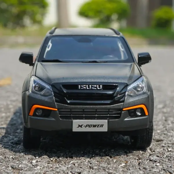1:18 ISUZU MU-X Alloy Off-road Vehicle Model - Image 2