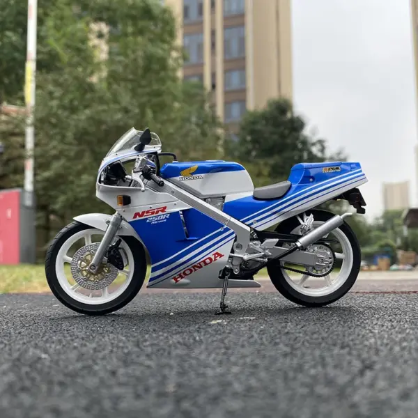Diecast Honda NSR 250R SP R4 Model Car - Image 5