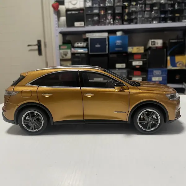 Die-cast 1:18 Changan Peugeot Citro DS7 SUV Model - Image 3