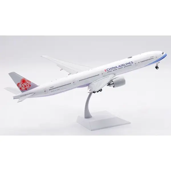 China Airlines B777-300ER Alloy Model 1/200 - Image 5