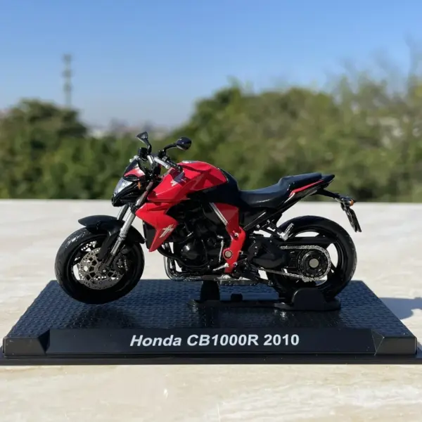 1:24 Honda CB1000R Alloy Motorcycle Model - Image 5