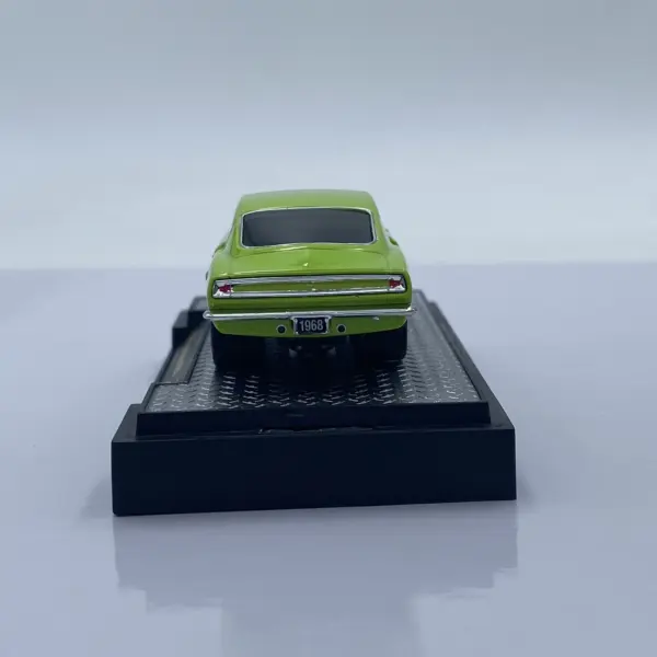 1:64 Scale Diecast 1968 Plymouth Barracuda Model - Image 5