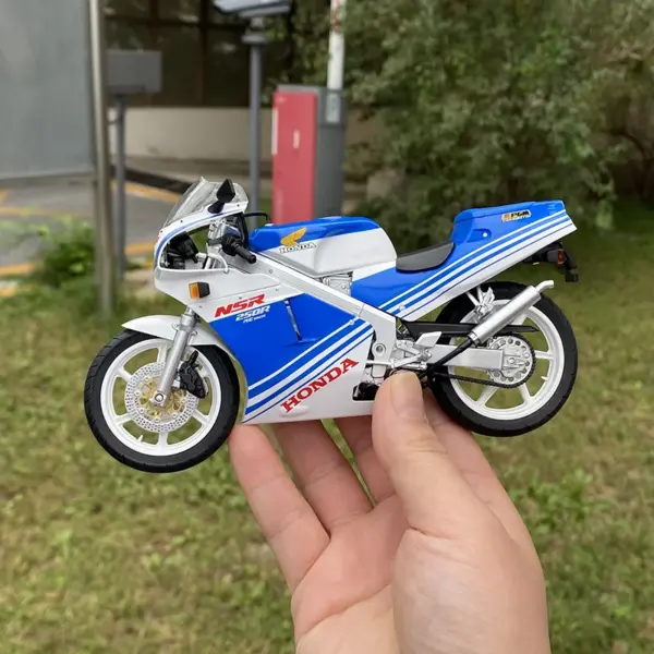 Diecast Honda NSR 250R SP R4 Model Car - Image 8