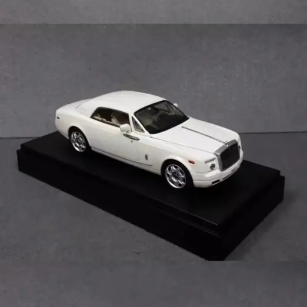 Kyosho 1:43 Alloy Phantom Sports Car Model - Image 5