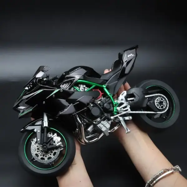 Kawasaki H2R 1:6 Diecast Motorcycle Model with Sound and Light - Image 6