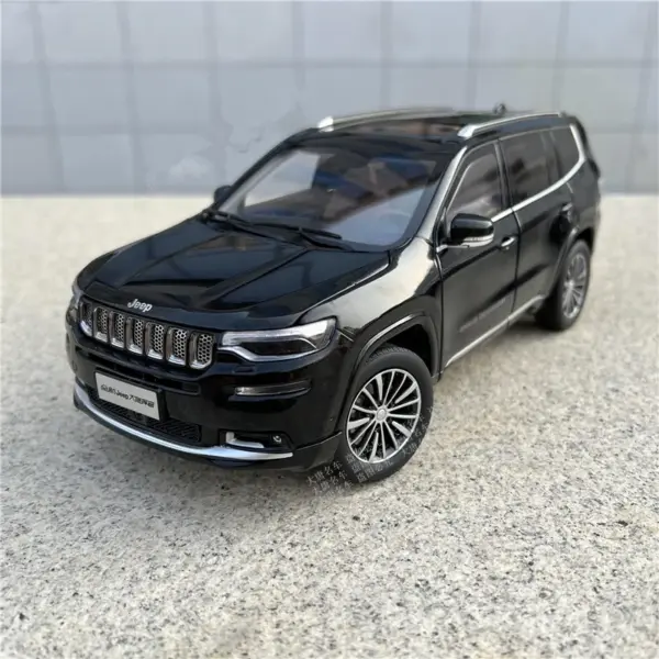 1:18 Jeep Grand Commander Alloy Diecast Model - Image 12