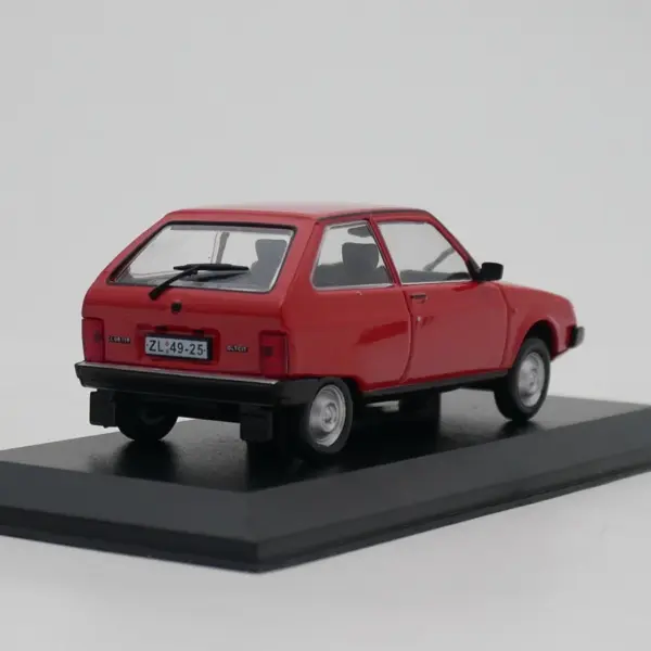 Ixo 1:43 Diecast Car Model OLTCIT CLUB - Image 4