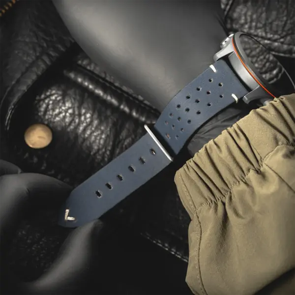 Leather Strap for Samsung Galaxy Watch 7/6/5 - Image 5