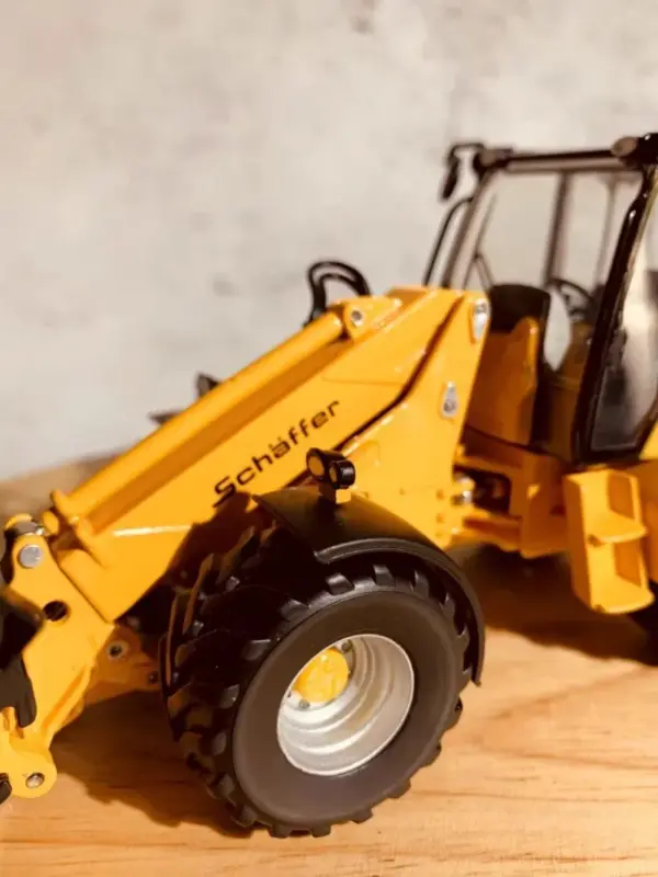 1/32 Alloy Schaffer 9630T Loader Collectible Model - Image 3