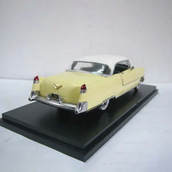 JERREN 1:43 1954 Coupe Alloy Car Model - Image 2