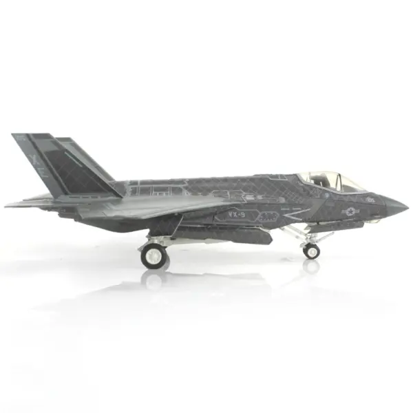 1:72 F-35C Fighter Model by JERREN - Image 5