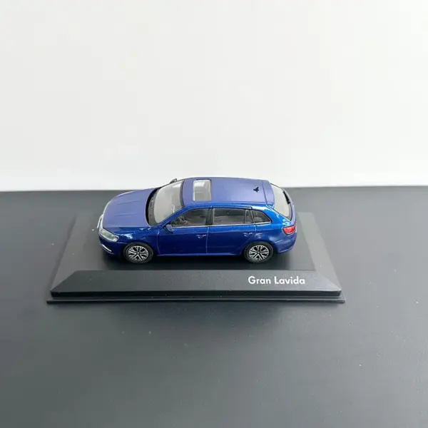 JERREN 1:43 Gran Lavida Alloy Car Model - Image 3