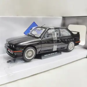 JERREN 1:18 E30 M3 1986 Diecast Car Model