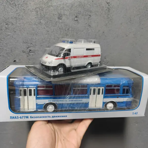 1:43 Scale Alloy Russian Liaz 677M Bus Model - Image 8