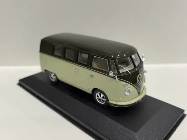 CORGI 1:43 Scale T1 Bus Alloy Car Model - Image 4