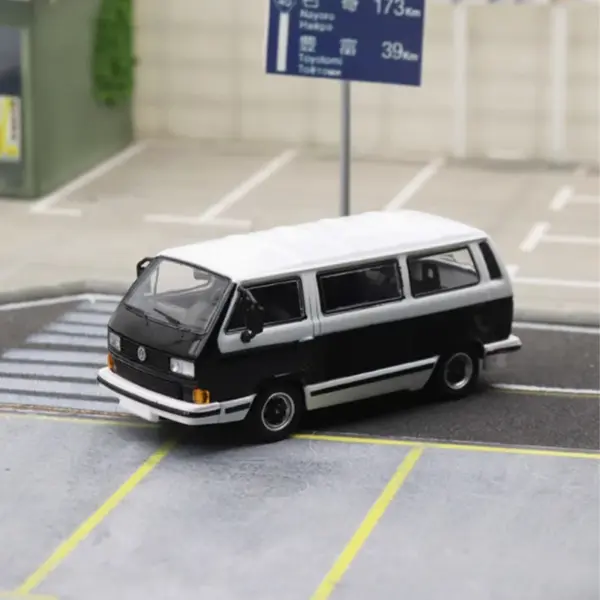 1:64 Scale VW T3 Van Modified Camping Bus Alloy Model - Image 9