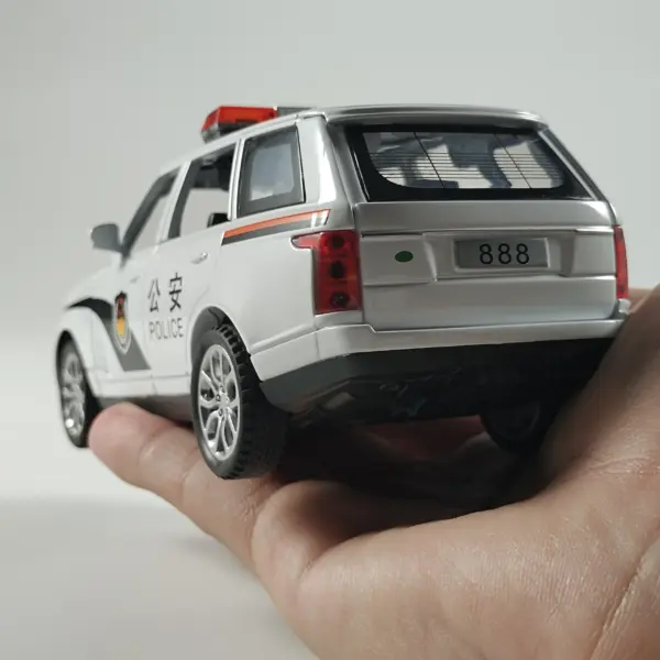1:32 Land Rover Range Rover Police SUV Diecast Toy - Image 5