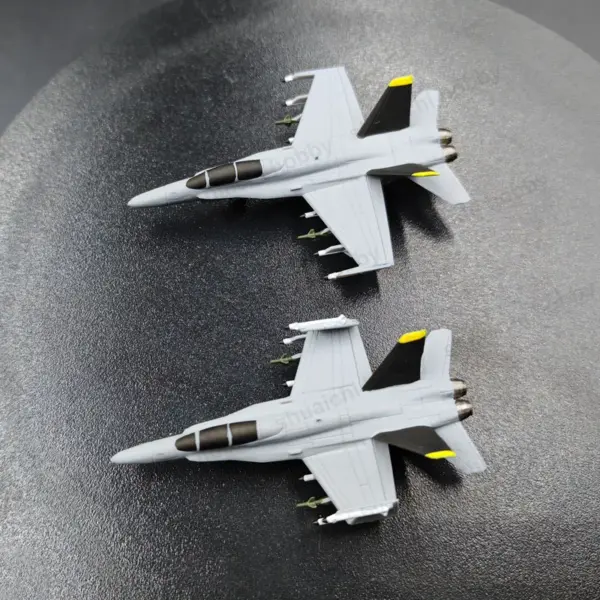 2PCS F/A-18 Hornet Resin Aircraft Models for DIY Display - Image 2