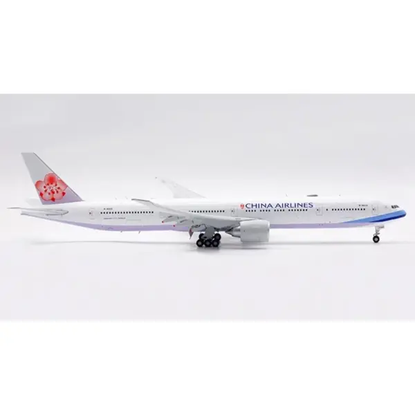 China Airlines B777-300ER Alloy Model 1/200 - Image 6
