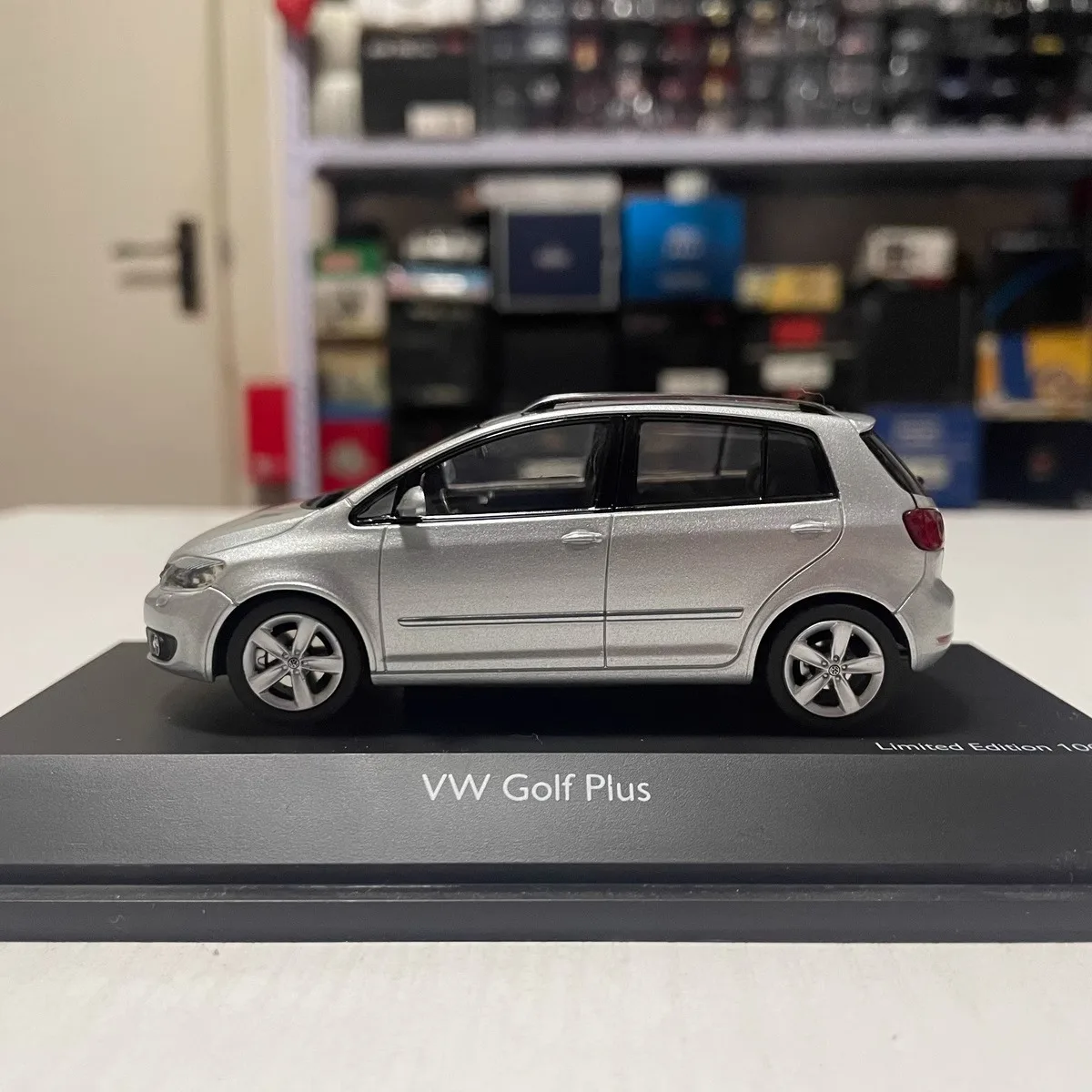 Schuco 1:43 Golf Plus 2009 Alloy Car Model 3 Schuco 1:43 Golf Plus 2009 Alloy Car Model - Image 3