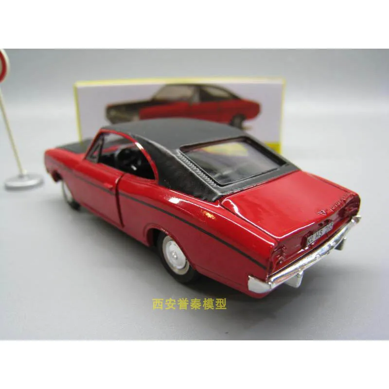 Welly Dinky Toys 1/43 Opel Commodore Alloy Car Model 4 Welly Dinky Toys 1/43 Opel Commodore Alloy Car Model - Image 4