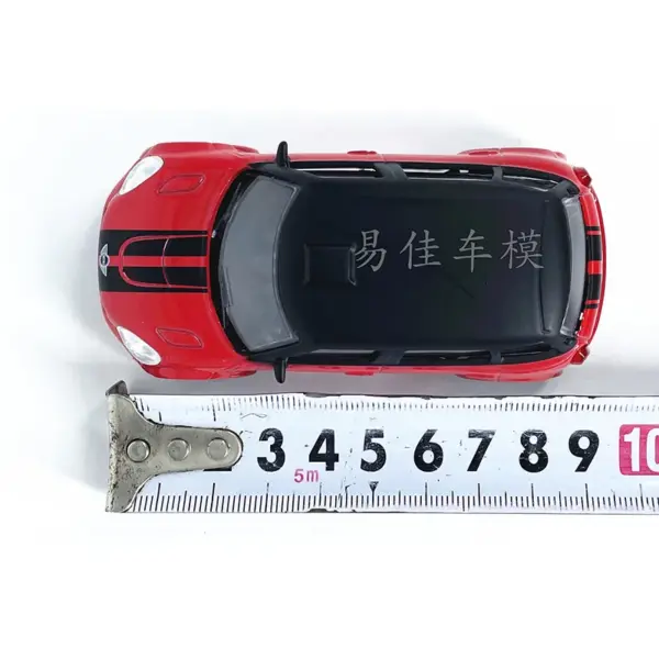 1:43 Maisto Mini Countryman Metal Diecast Car - Image 2