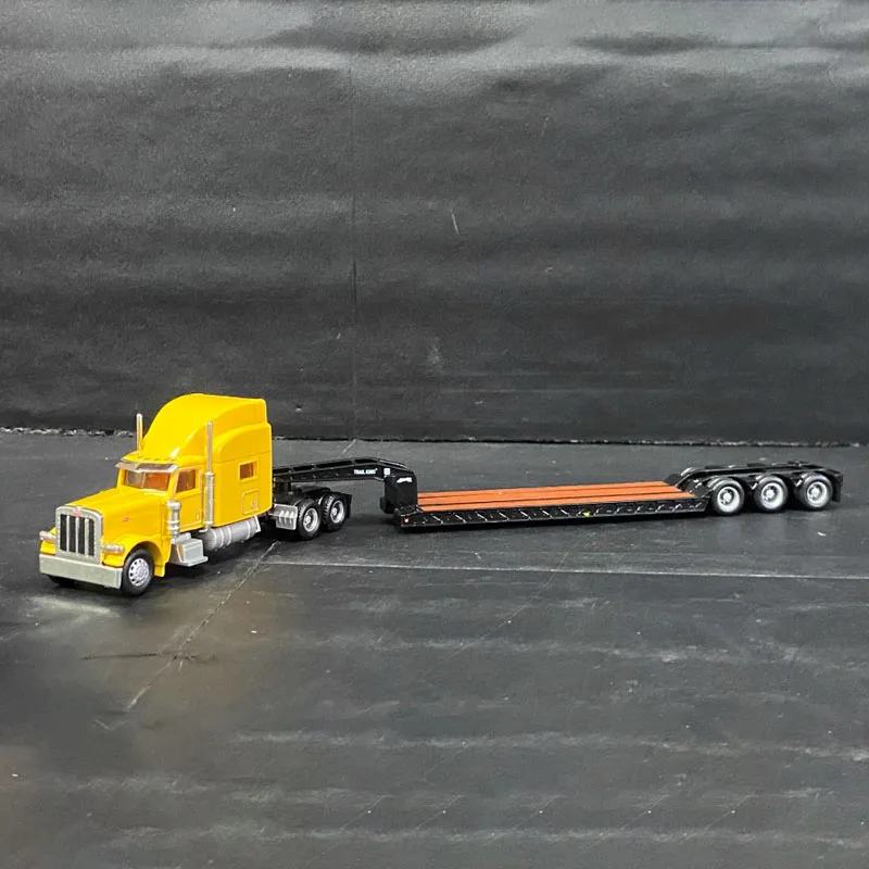 NORSCOT 1:87 Scale Peterbilt 389 Diecast Truck Model 4 NORSCOT 1:87 Scale Peterbilt 389 Diecast Truck Model - Image 4