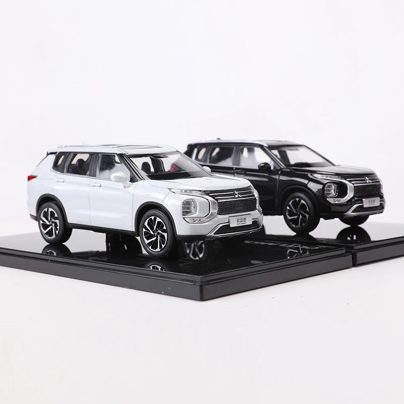 1:43 Outlander SUV Diecast Model Car Black/White 5 1:43 Outlander SUV Diecast Model Car Black/White - Image 5