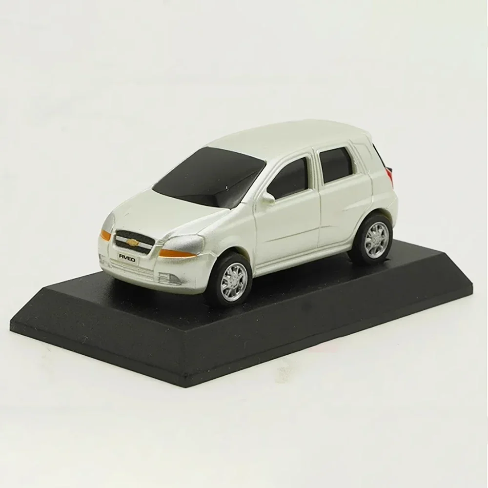 Chevy Lechi 1:64 Die-Cast Alloy Model Collectible 5 Chevy Lechi 1:64 Die-Cast Alloy Model Collectible - Image 5