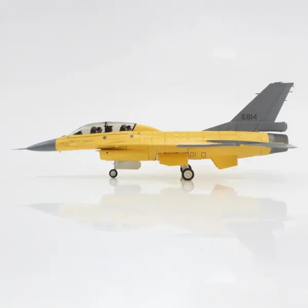 1:72 F-16V Fighter Jet Model Collectible Ornament - Image 2