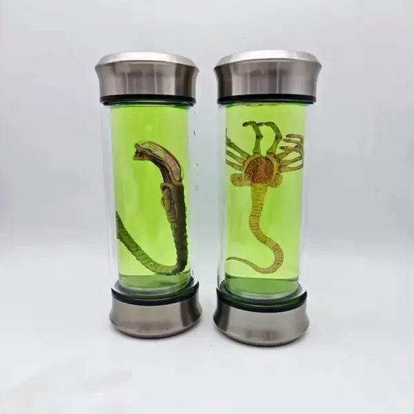 1/6 Scale Alien Chestburster Model Display - Image 5