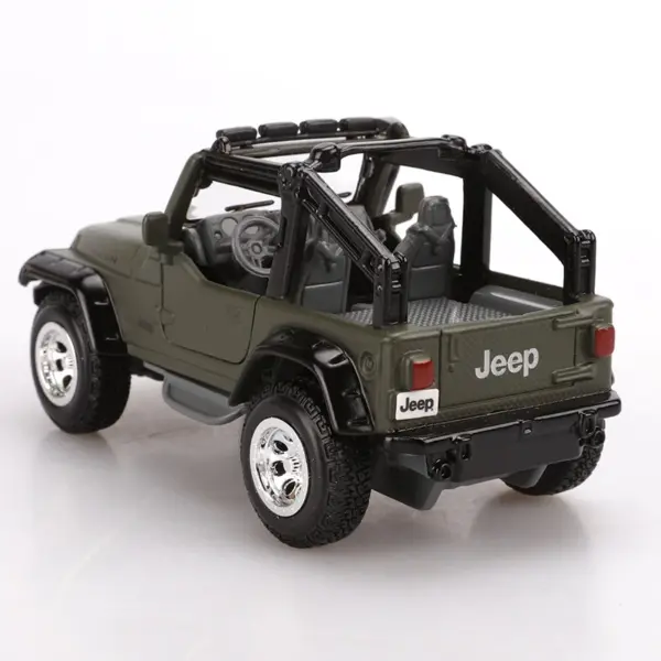Maisto 1:43 Wrangler Tank Military Alloy Model Car - Image 3