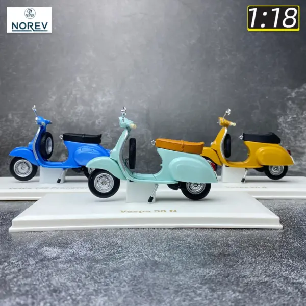 NOREV 1/18 Vespa Primavera Motorcycle Model - Image 2