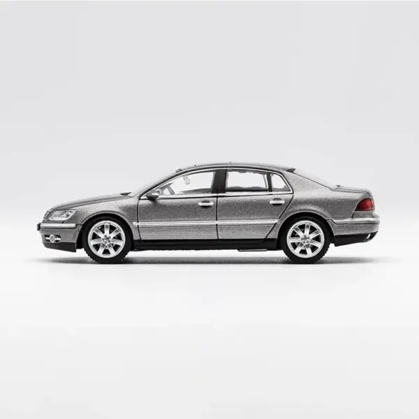 Diecast GCD 1:64 Phaeton Alloy Car Model - Image 5