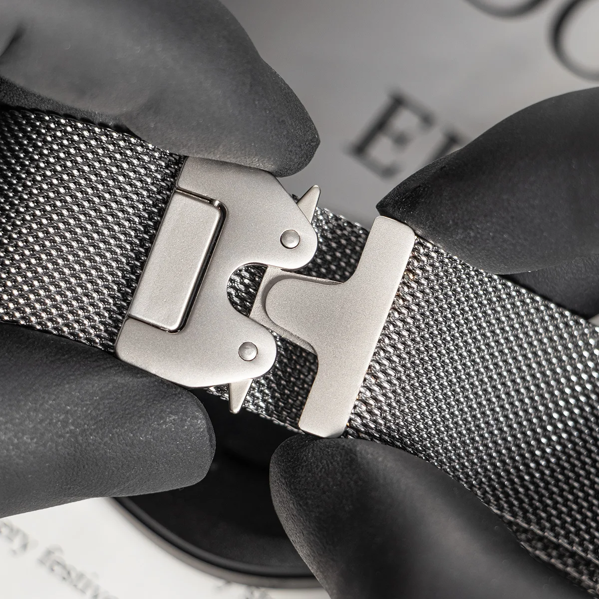 22mm Stainless Steel Parachute Buckle for Huawei Watch GT5 5 22mm Stainless Steel Parachute Buckle for Huawei Watch GT5 - Image 5