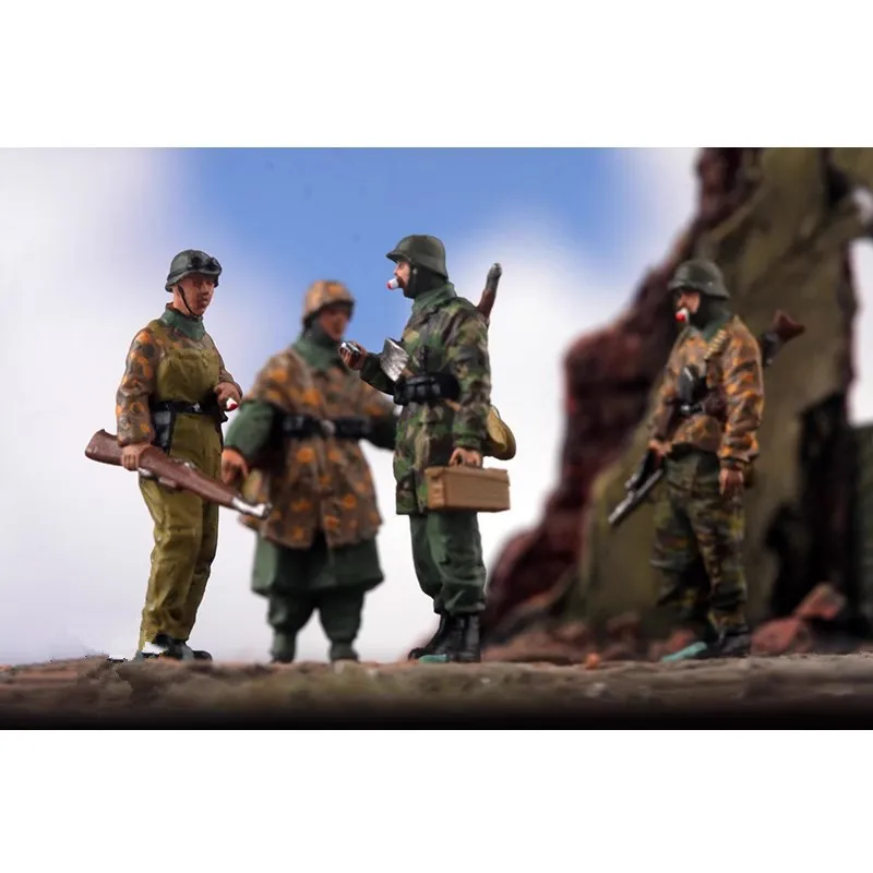 1:72 Scale Military Soldier Diorama Set of 4 4 1:72 Scale Military Soldier Diorama Set of 4 - Image 4