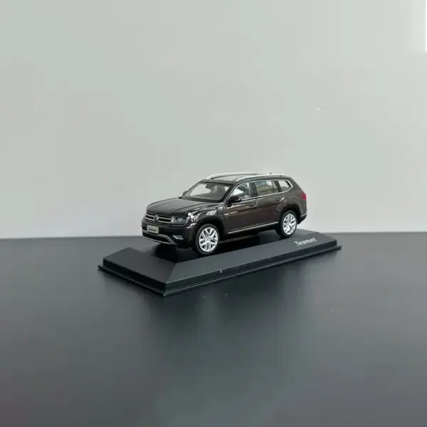 JERREN 1:43 Scale Diecast TERAMONT Car Model - Image 6