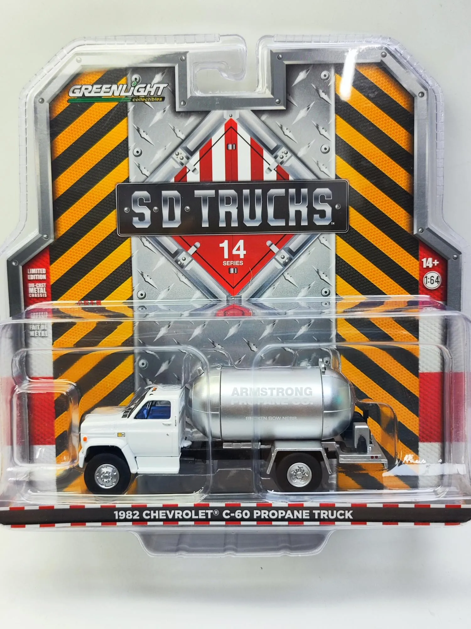 64 Chevrolet C-60 Propane Truck Model Collectible 2 64 Chevrolet C-60 Propane Truck Model Collectible - Image 2