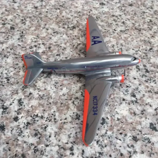 Diecast Lockheed DC-3 American Airlines Model - Image 3
